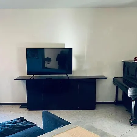 Con Giardino A 2 Minuti Dal Lejlighed